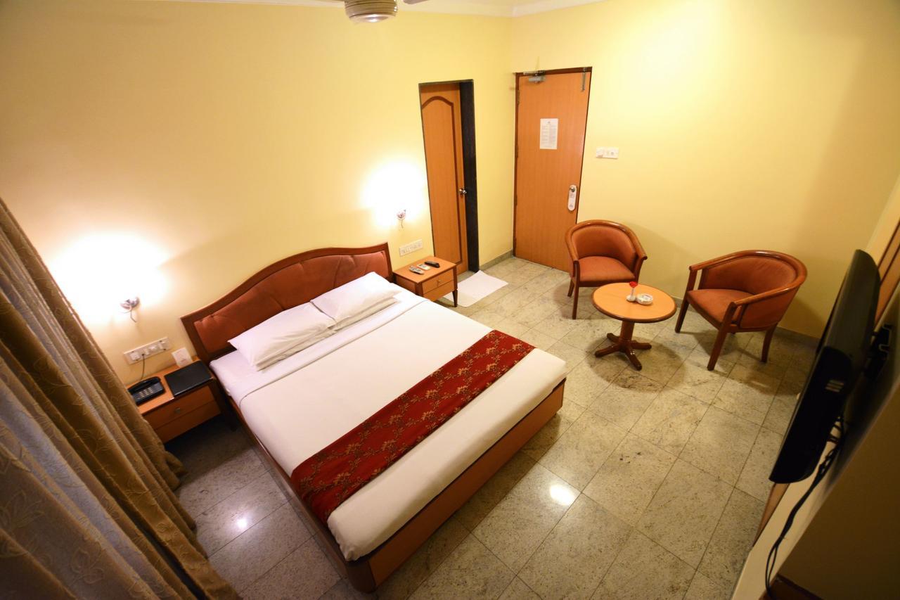 The Samrat Hotel Near Pune Railway Station Exterior foto