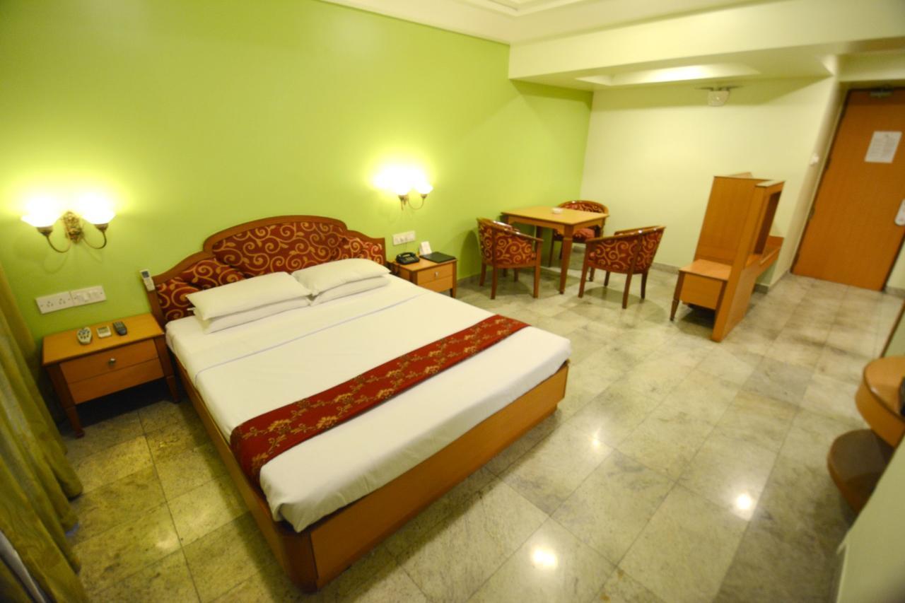 The Samrat Hotel Near Pune Railway Station Exterior foto